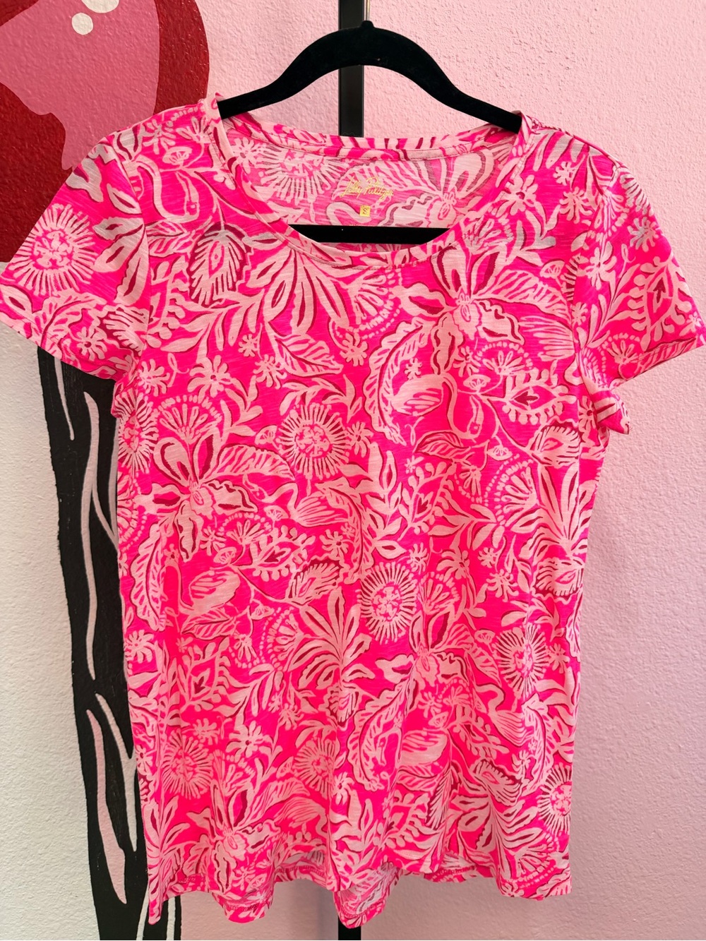 NEW Lilly Pulitzer Etta Scoop Neck Tee Passion Fruit Pink Absolutely Flamazing S